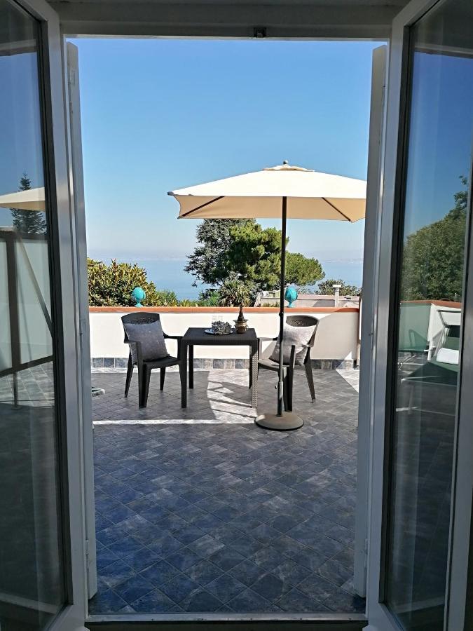 B&B Villa Teresa Sorrento Bagian luar foto