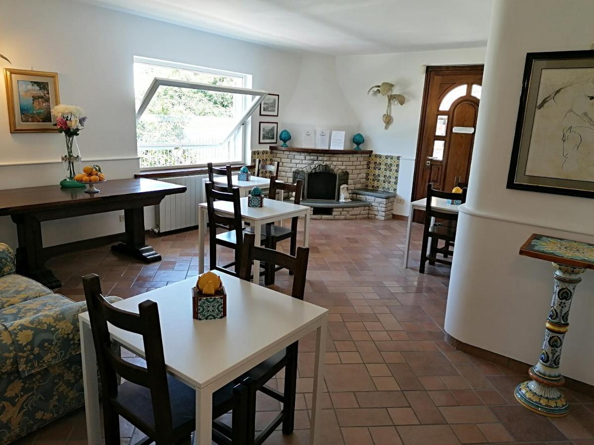 B&B Villa Teresa Sorrento Bagian luar foto