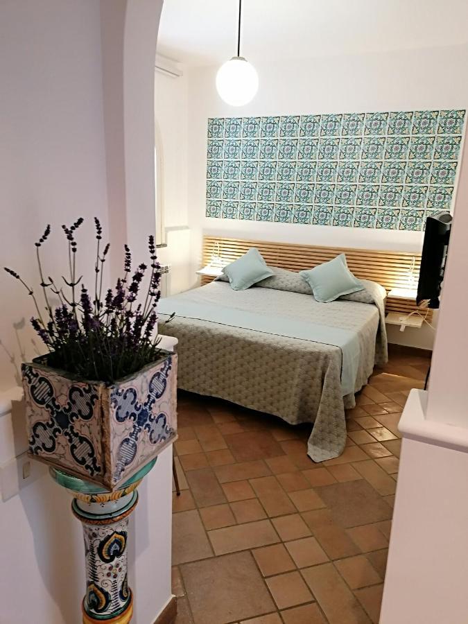 B&B Villa Teresa Sorrento Bagian luar foto