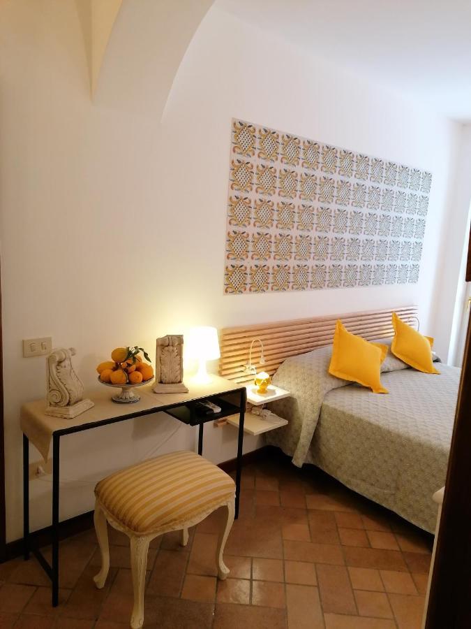 B&B Villa Teresa Sorrento Bagian luar foto
