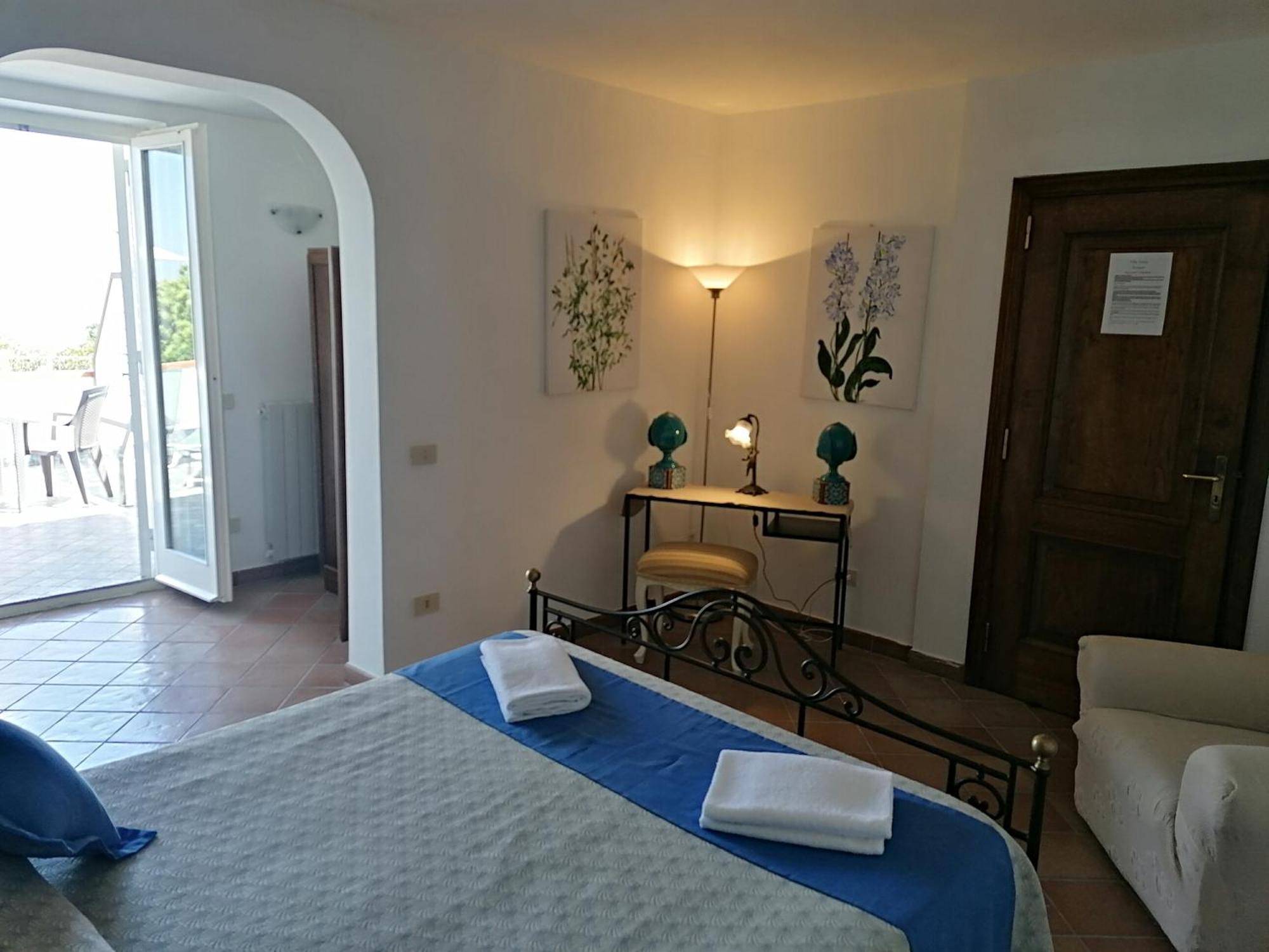 B&B Villa Teresa Sorrento Bagian luar foto