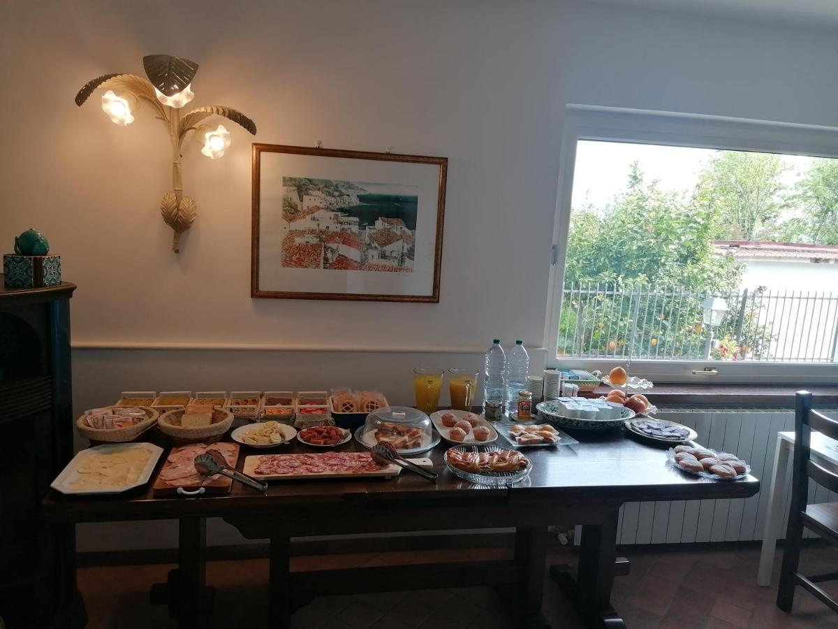 B&B Villa Teresa Sorrento Bagian luar foto