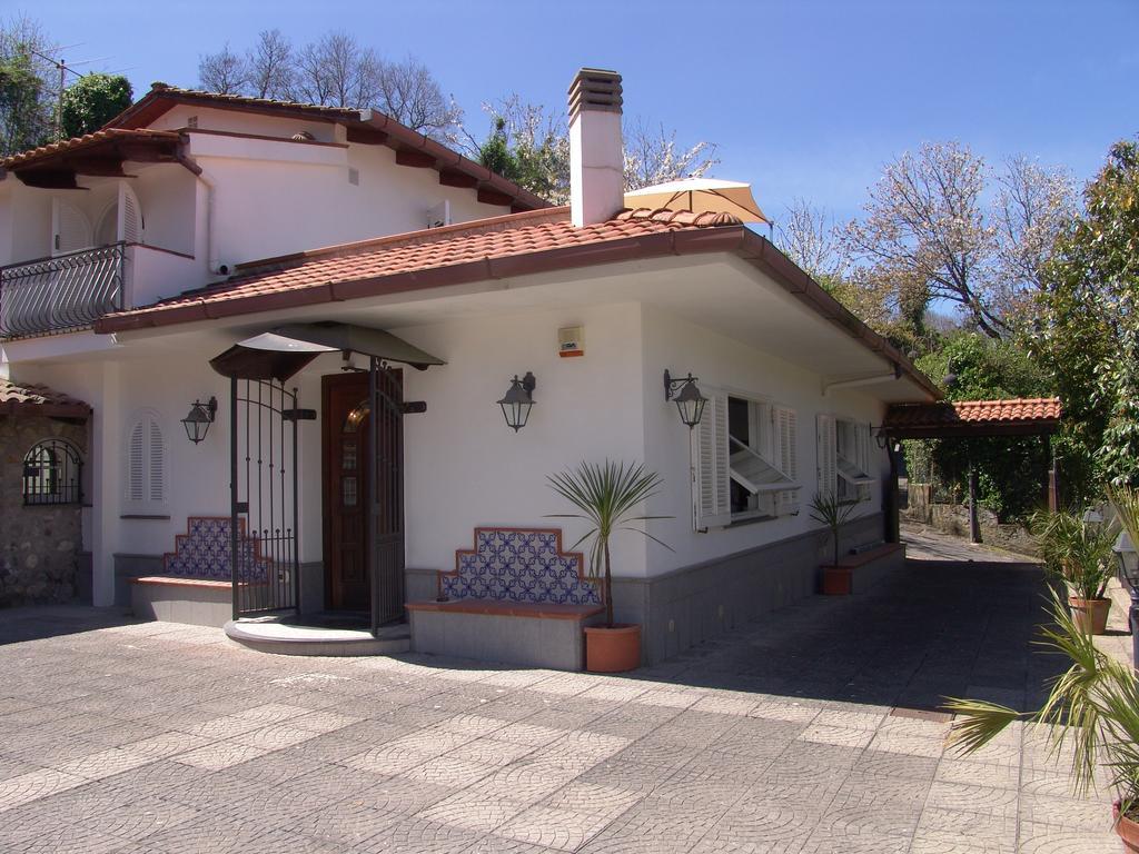 B&B Villa Teresa Sorrento Bagian luar foto