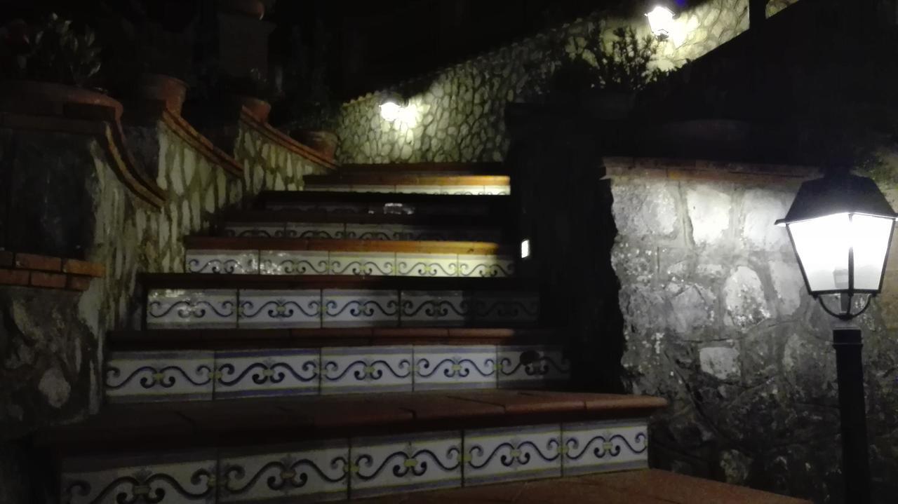 B&B Villa Teresa Sorrento Bagian luar foto